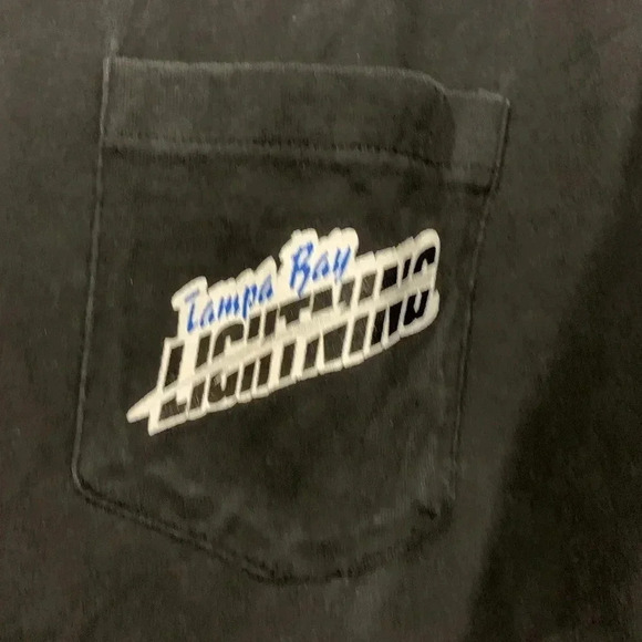 Vtg 90’s Tampa Bay Lightening NHL T-Shirt - Picture 4 of 7